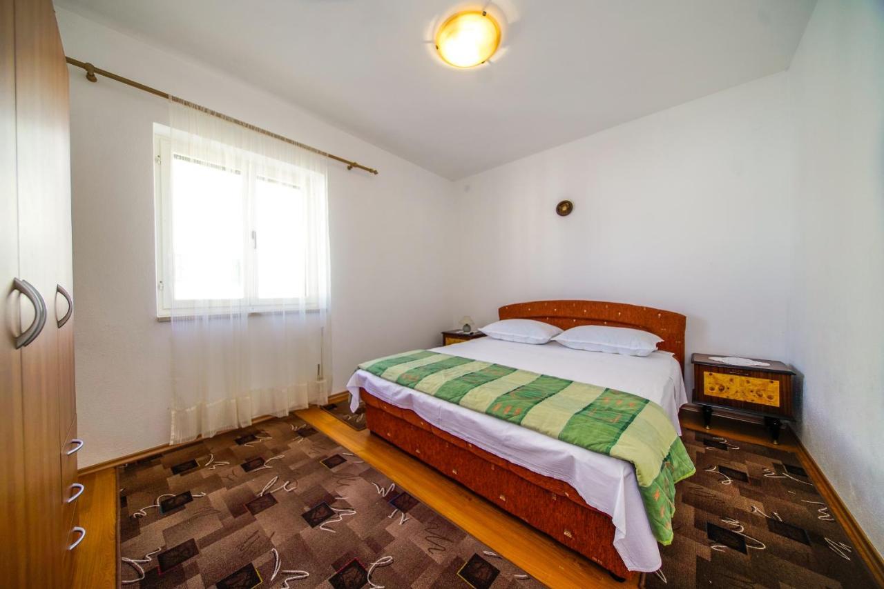 Apartments With A Parking Space Postira, Brac - 18472 Экстерьер фото
